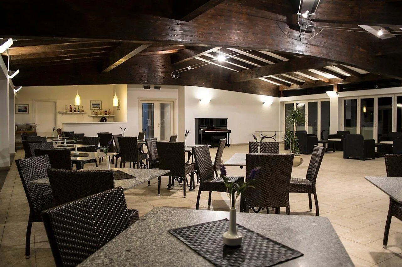 Tamerici Resort فندق مارتْشانا مارينا