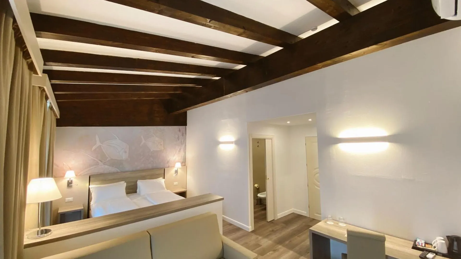 Tamerici Resort فندق مارتْشانا مارينا