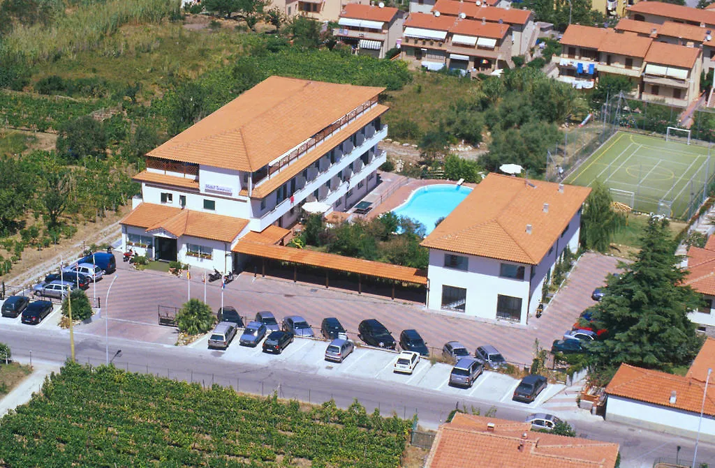 Tamerici Resort مارتْشانا مارينا